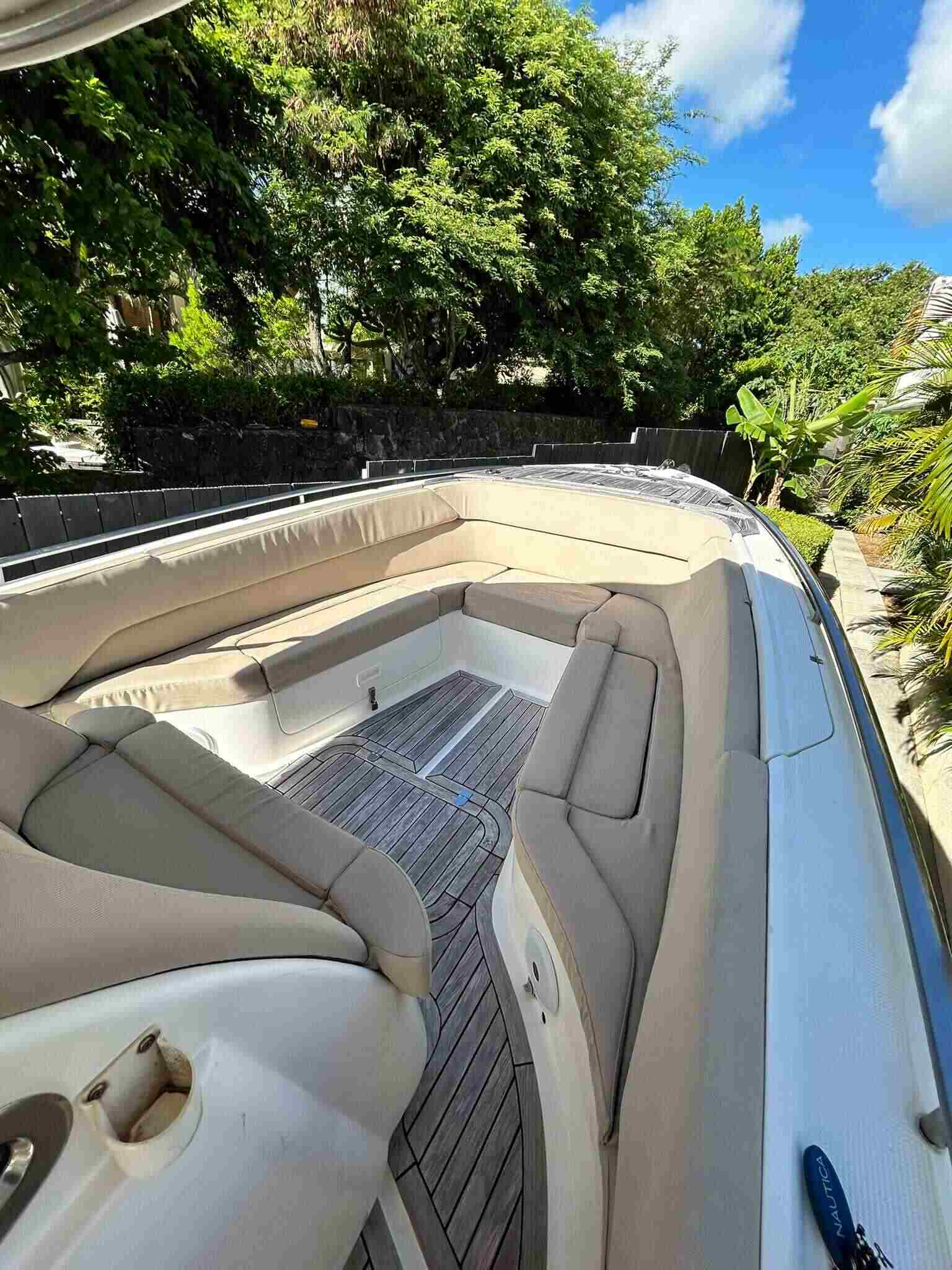 area-marine-legend-33-console-central-2011 (8)