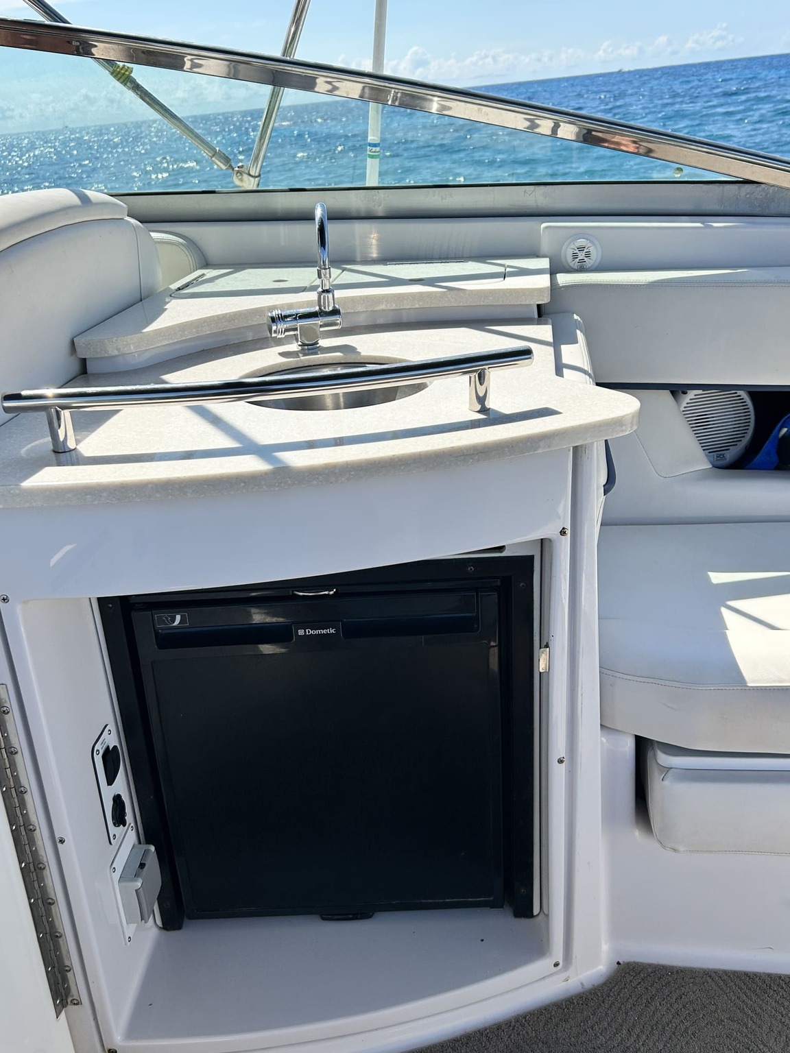 Four Winns H310 - area-marine (13)