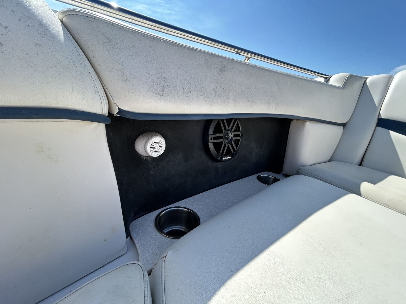 Four Winns H310 - area-marine (8)